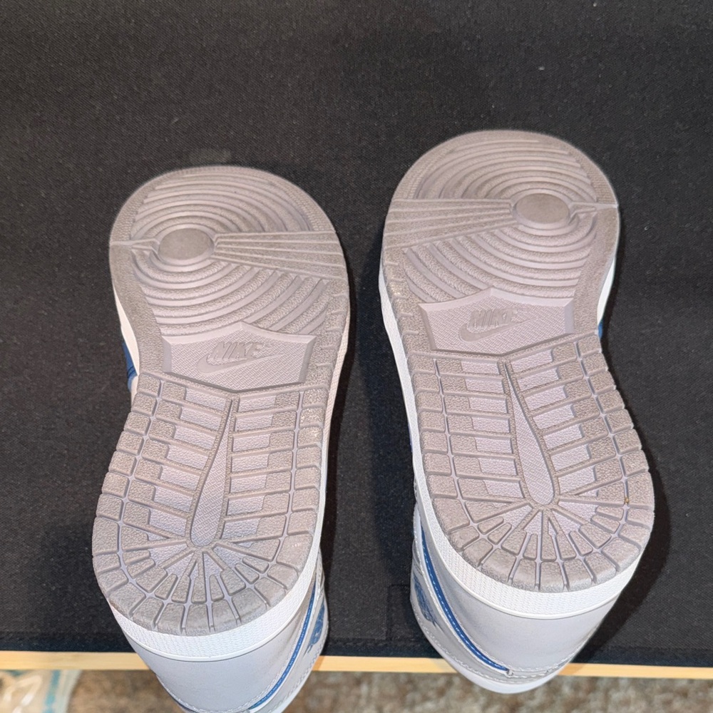 Nike White and Blue High-Top Sneakers - Picture 4 of 4